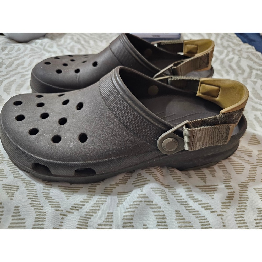 Crocs Classic All-Terrain Clogs Mens 11 Espresso Khaki Adjustable Strap 206340